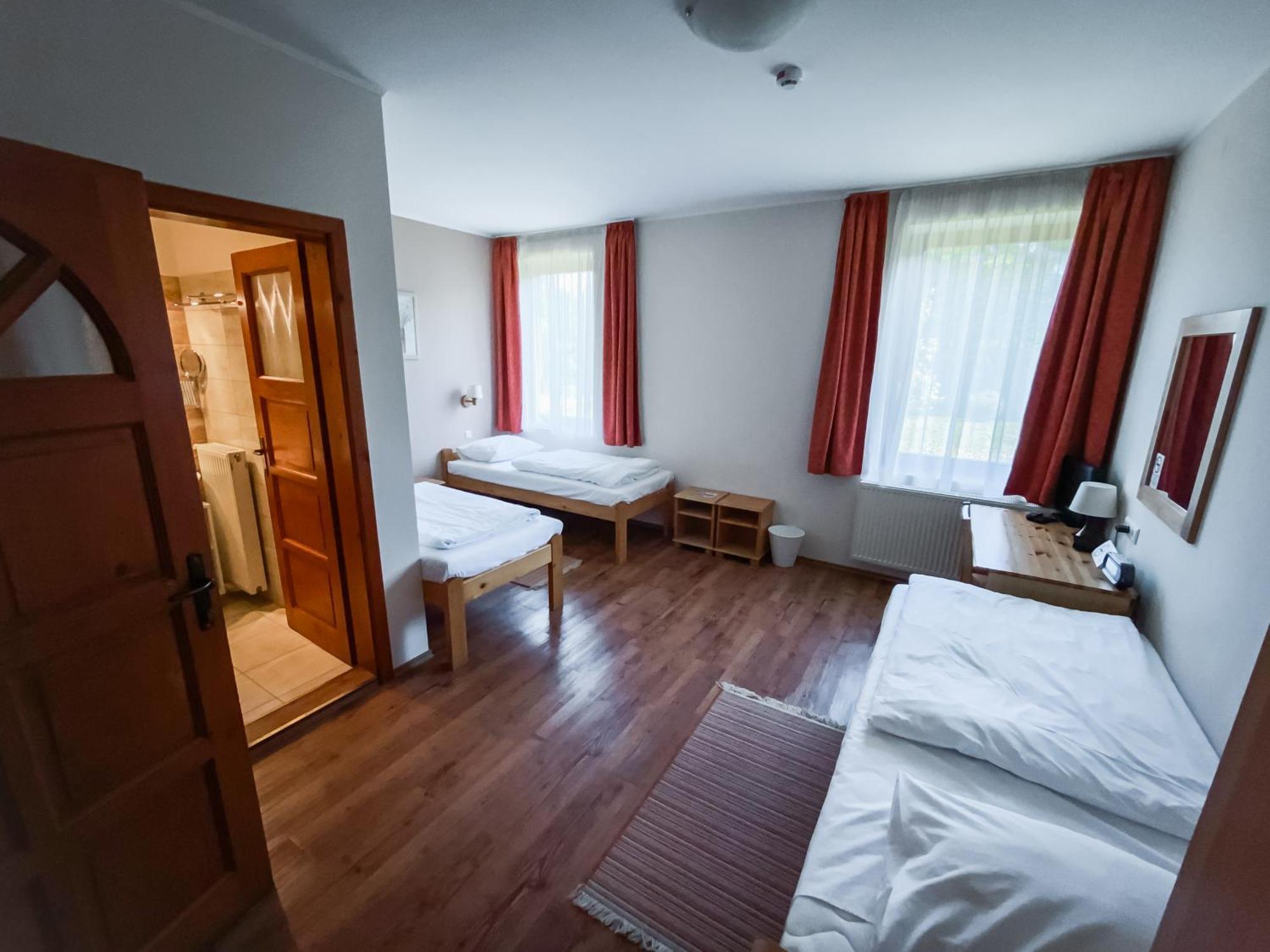 Anna Panzio Hotel Dunavarsány Exterior photo